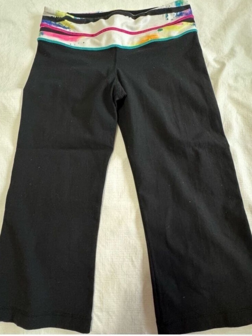 Lululemon Black Capri Pants with Colorful Waistband size 8 Y2K